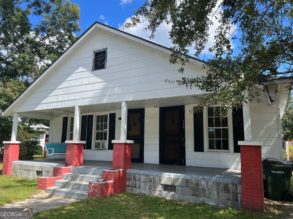 135 S Main Street, Pembroke, GA 31321