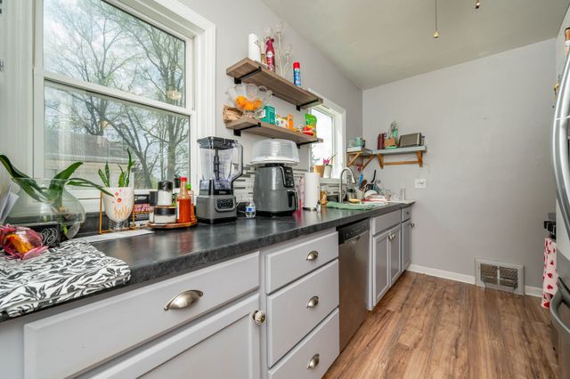 3101 Indianapolis Avenue, Des Moines, IA 50317