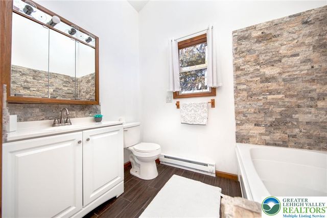 2211 Apley Court, Lehman Twp, PA 18324