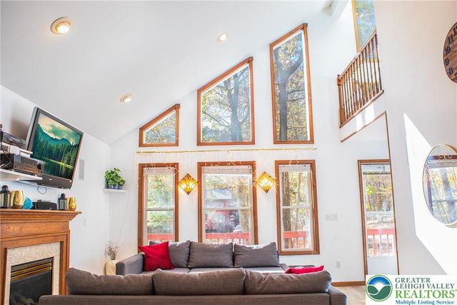 2211 Apley Court, Lehman Twp, PA 18324