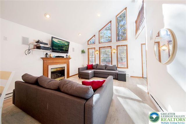 2211 Apley Court, Lehman Twp, PA 18324