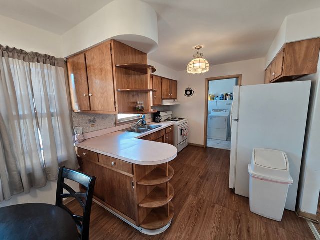 10620 S 86th Avenue, Palos Hills, IL 60465