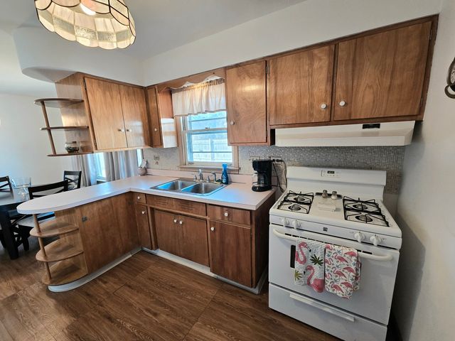 10620 S 86th Avenue, Palos Hills, IL 60465