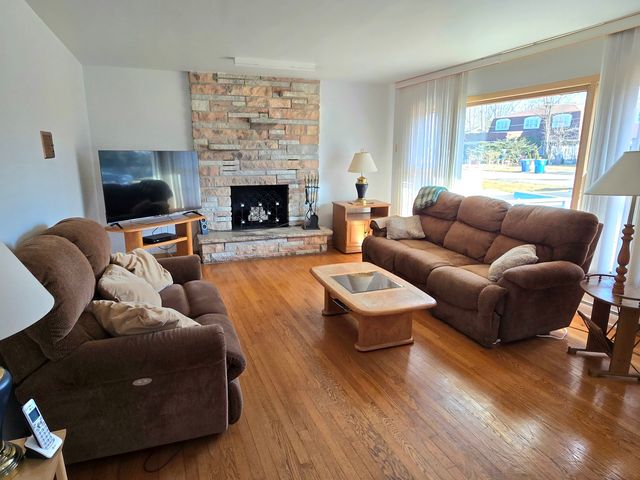 10620 S 86th Avenue, Palos Hills, IL 60465