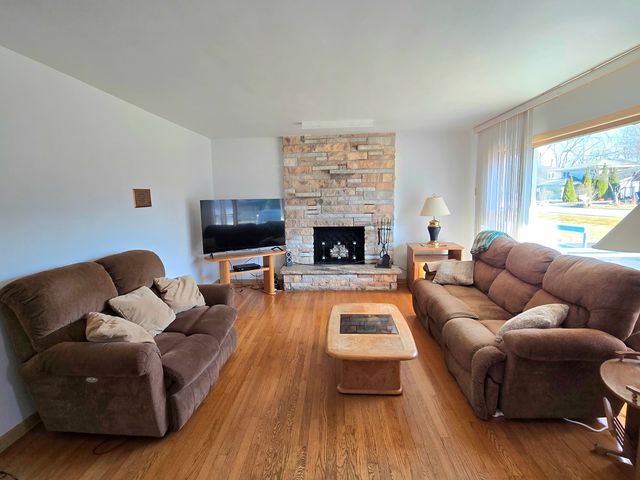 10620 S 86th Avenue, Palos Hills, IL 60465