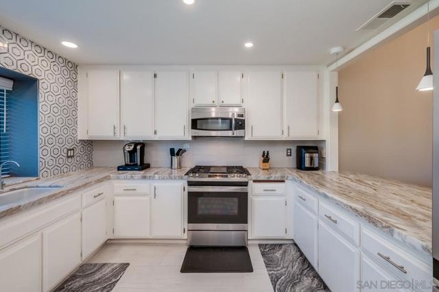 1768 Pala Lake Dr, Fallbrook, CA 92028