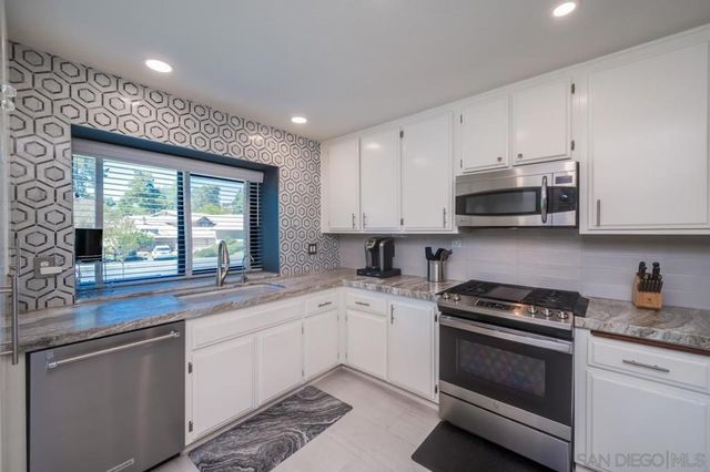 1768 Pala Lake Dr, Fallbrook, CA 92028