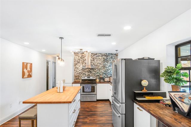 2077 FLORADELL PLACE, Orlando, FL 32808