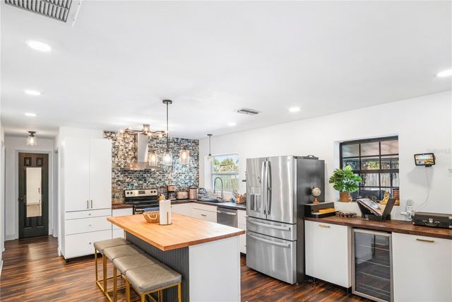 2077 FLORADELL PLACE, Orlando, FL 32808