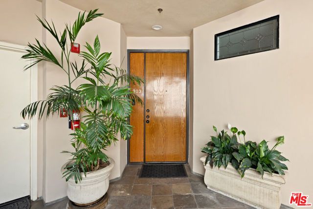 10364 Almayo Avenue 303, Los Angeles, CA 90064