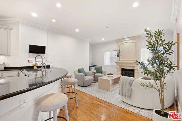 10364 Almayo Avenue 303, Los Angeles, CA 90064