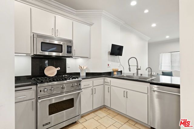 10364 Almayo Avenue 303, Los Angeles, CA 90064