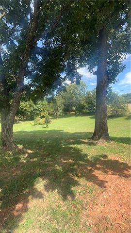 534 Friendly Grove Church Road, Millers Creek, NC 28857