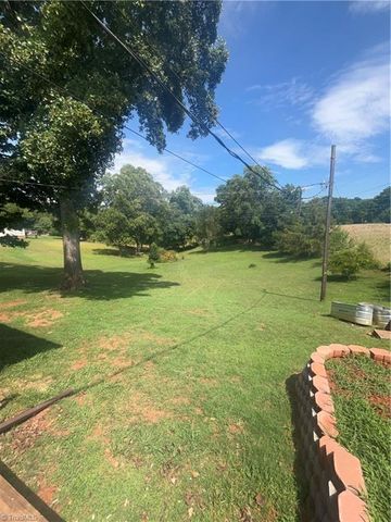 534 Friendly Grove Church Road, Millers Creek, NC 28857