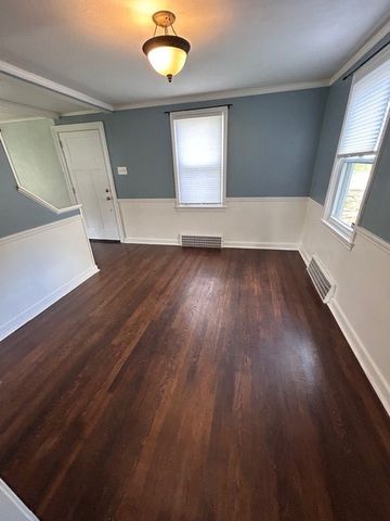 249 Maryland Dr, Shaler, PA 15116