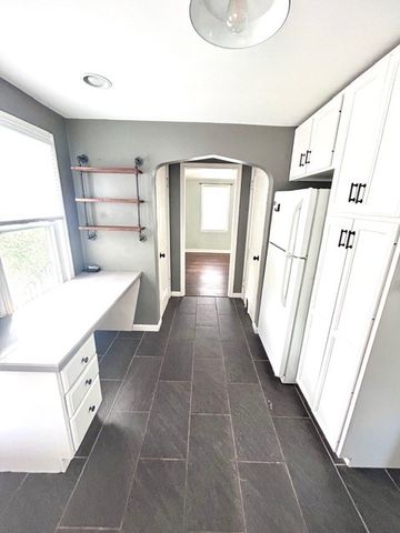 249 Maryland Dr, Shaler, PA 15116