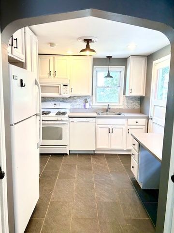 249 Maryland Dr, Shaler, PA 15116