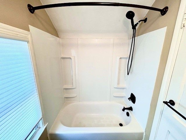 249 Maryland Dr, Shaler, PA 15116