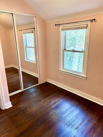 249 Maryland Dr, Shaler, PA 15116