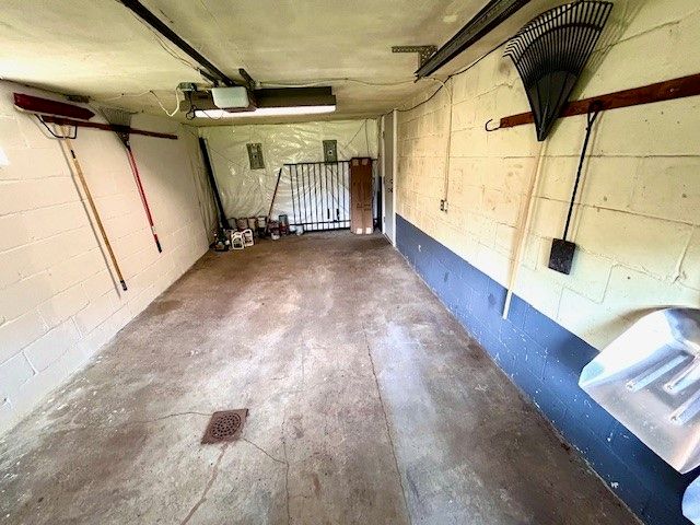 249 Maryland Dr, Shaler, PA 15116