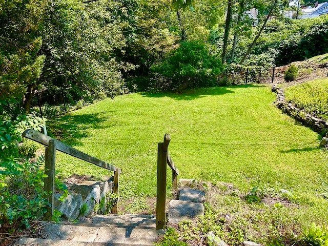 249 Maryland Dr, Shaler, PA 15116