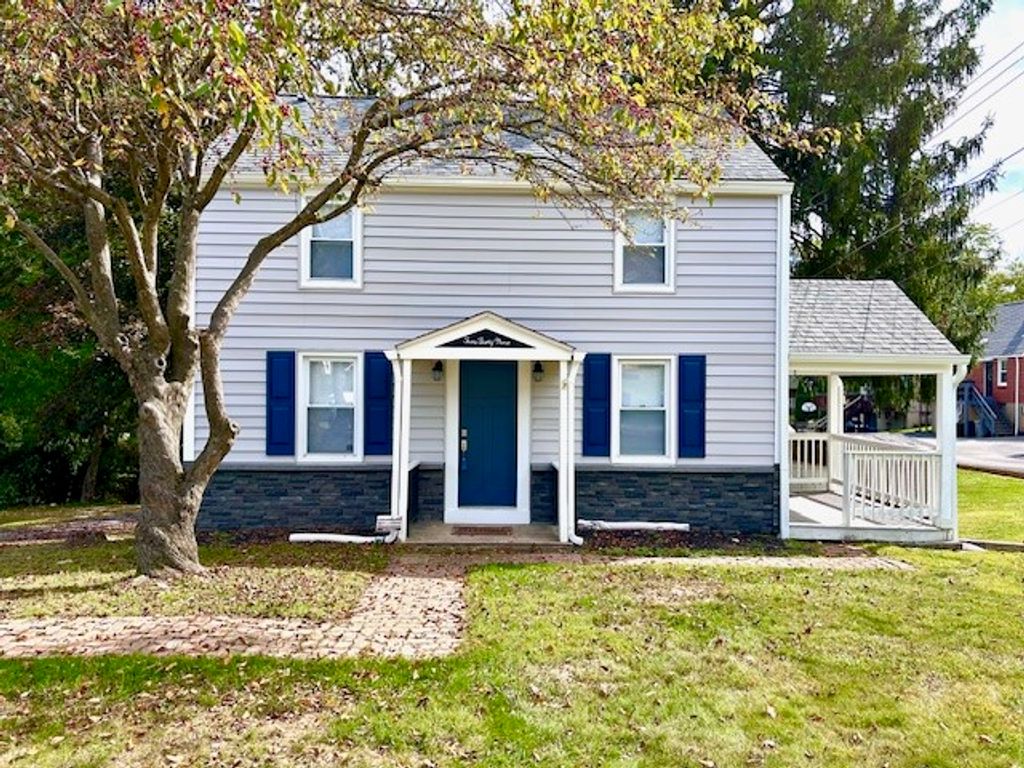 249 Maryland Dr, Shaler, PA 15116