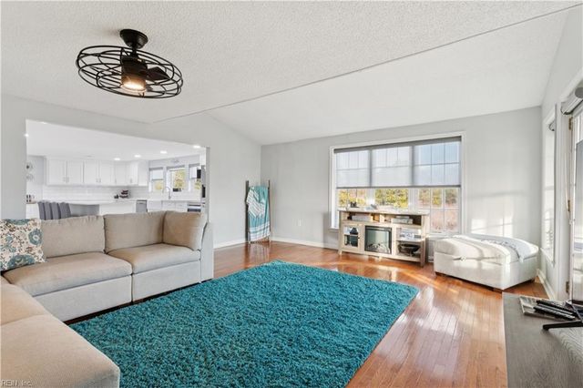 1900 Jenkins Neck RD, Hayes, VA 23072