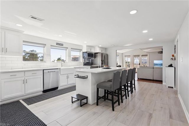 1900 Jenkins Neck RD, Hayes, VA 23072