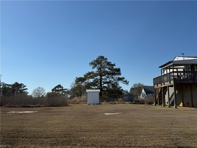 1900 Jenkins Neck RD, Hayes, VA 23072