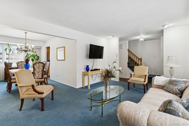 44 Wallace Drive, Plainview, NY 11803