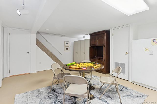 44 Wallace Drive, Plainview, NY 11803