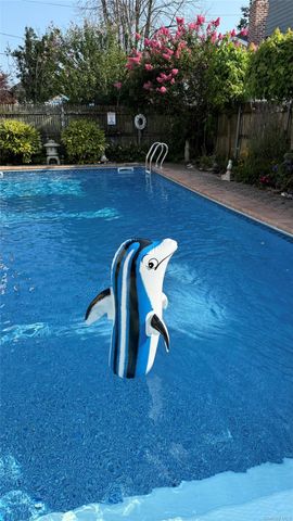 44 Wallace Drive, Plainview, NY 11803