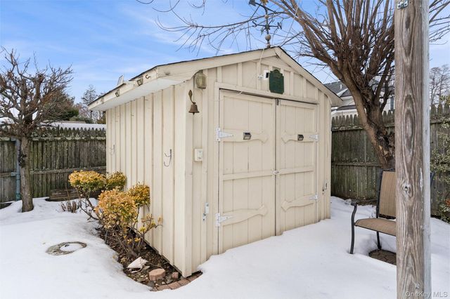 44 Wallace Drive, Plainview, NY 11803