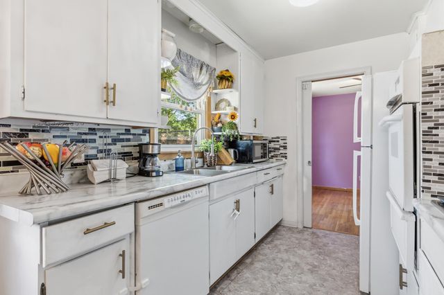 3217 Welcome Avenue N, Crystal, MN 55422