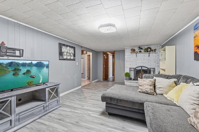 3217 Welcome Avenue N, Crystal, MN 55422