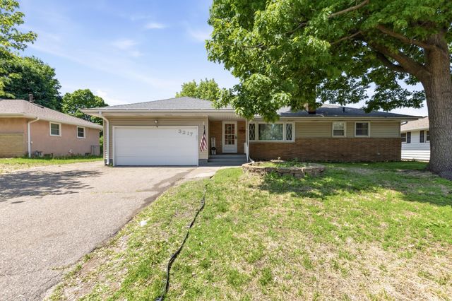 3217 Welcome Avenue N, Crystal, MN 55422