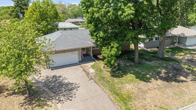 3217 Welcome Avenue N, Crystal, MN 55422