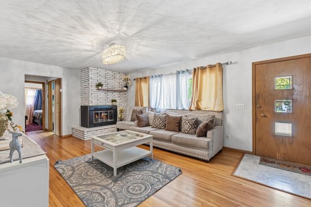 3217 Welcome Avenue N, Crystal, MN 55422