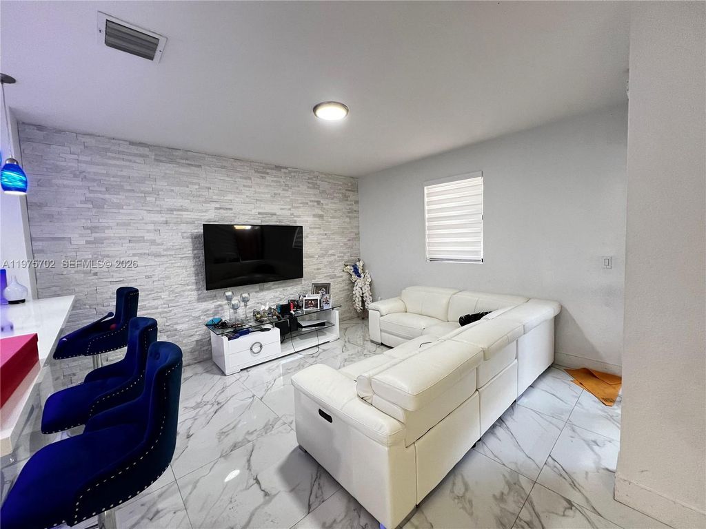 748 NE 34th Ave 748, Homestead, FL 33033