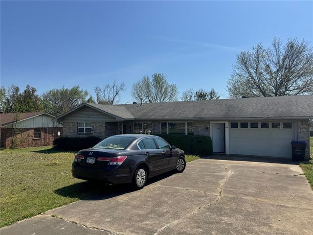 915 Maple Shade Road, Alma, AR 72921