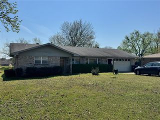 915 Maple Shade Road, Alma, AR 72921