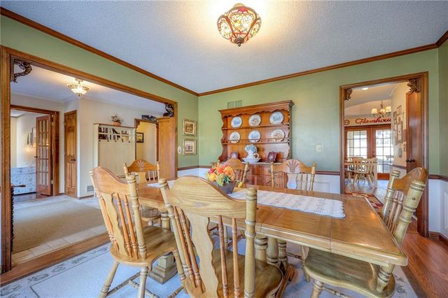 8422 Rosehill Road, Lenexa, KS 66215