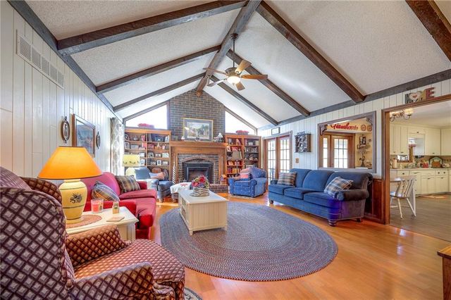 8422 Rosehill Road, Lenexa, KS 66215