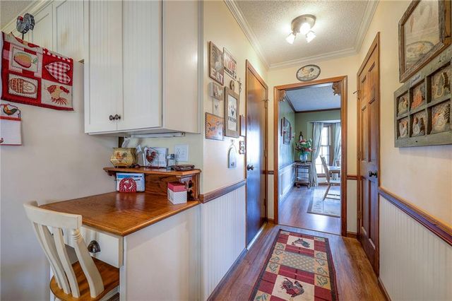 8422 Rosehill Road, Lenexa, KS 66215