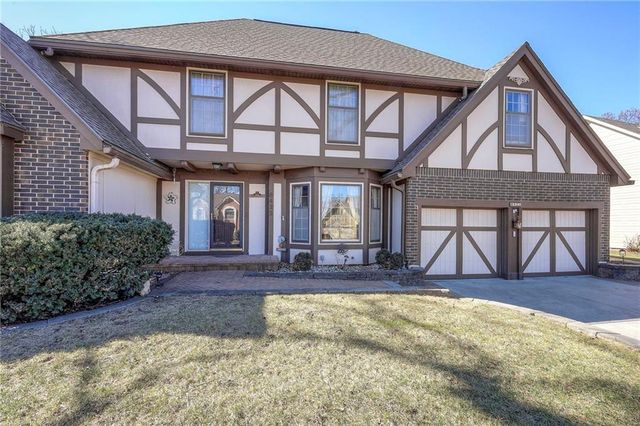 8422 Rosehill Road, Lenexa, KS 66215