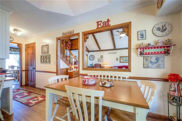 8422 Rosehill Road, Lenexa, KS 66215