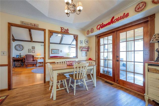 8422 Rosehill Road, Lenexa, KS 66215