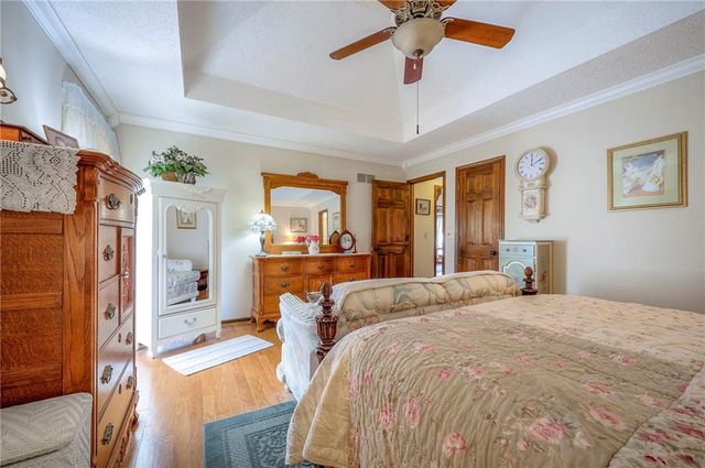 8422 Rosehill Road, Lenexa, KS 66215