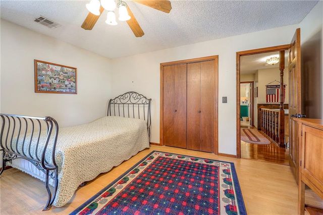 8422 Rosehill Road, Lenexa, KS 66215