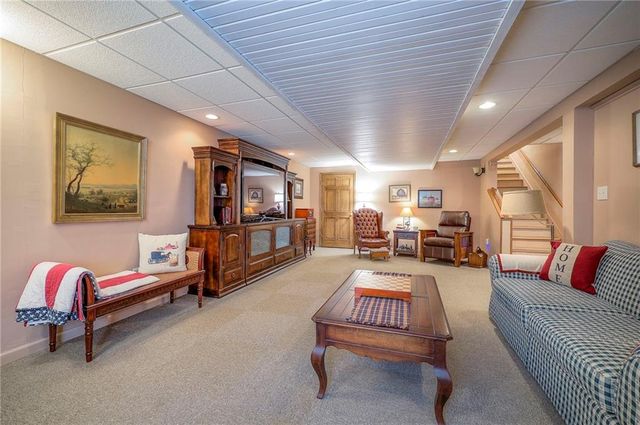 8422 Rosehill Road, Lenexa, KS 66215